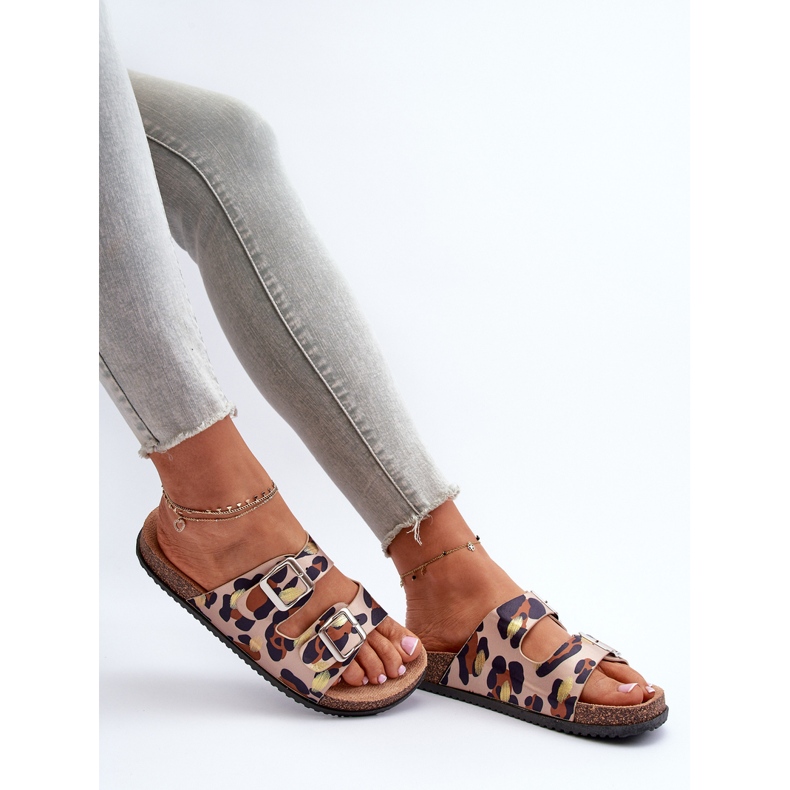 Bézs és barna női papucs csatokkal Oliena 1