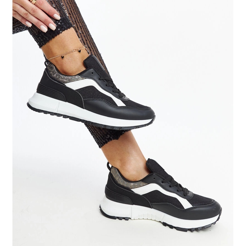 Fekete platform tornacipő Evelia csillámmal 1