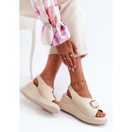 Bőr női ékszandál díszítéssel, bézs Salvania 1