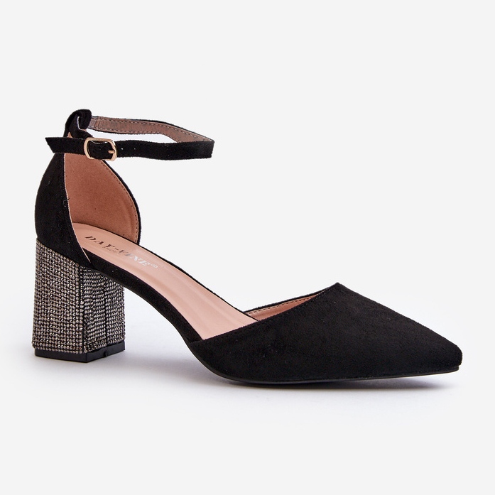 Öko-velúrból készült pumpák díszített sarkon, fekete Anlitela 1