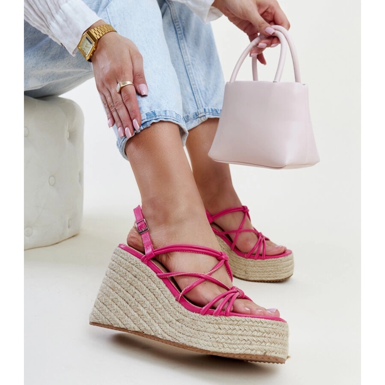 Sötét rózsaszín Mara ékszandál 1 Sötét rózsaszín Mara ékszandál 1