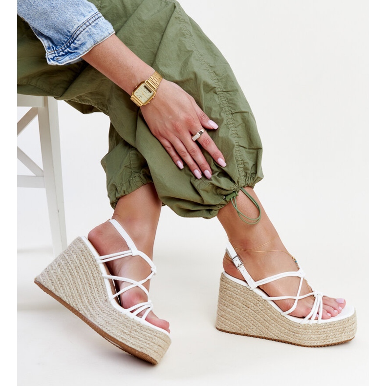 Mara fehér ékszandál 1