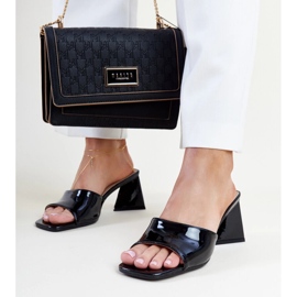 Fekete patentos Andela magassarkú csúszdák 1