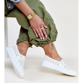 Fehér Hilal felbújós tornacipő 1