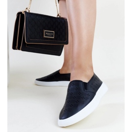 Fekete Hilal felbújós tornacipő 2