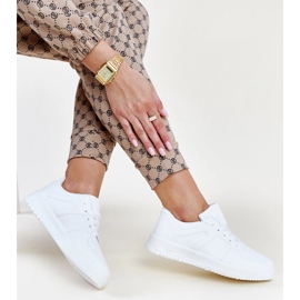 Fehér Hagara sportcipő 1