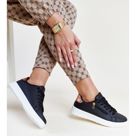 Fekete tornacipő, oldalán cipzárral Shanna 1