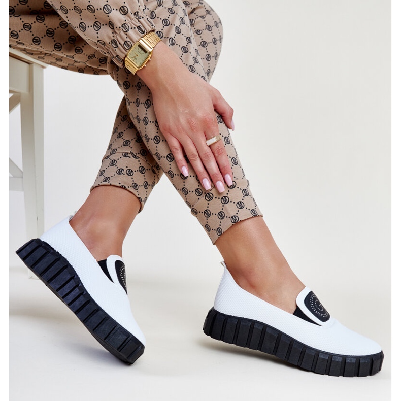 Fehér cipő masszív Teska talppal 1