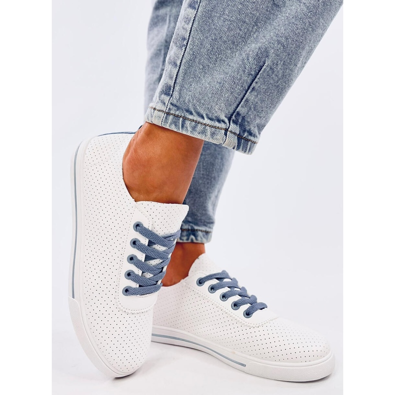 Costier világoskék női áttört tornacipő fehér 2