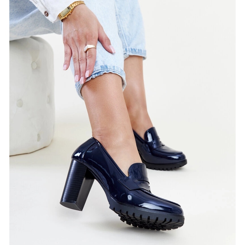 Sötétkék lakkozott pumpák magas sarkú Licoletta 2