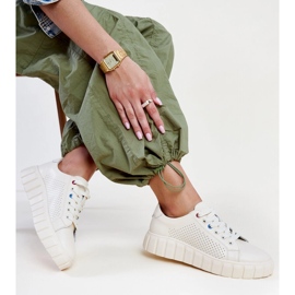 Zvonka bézs színű bőr tornacipő 1