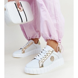 Fehér bőr tornacipő masszív Viera talppal 1