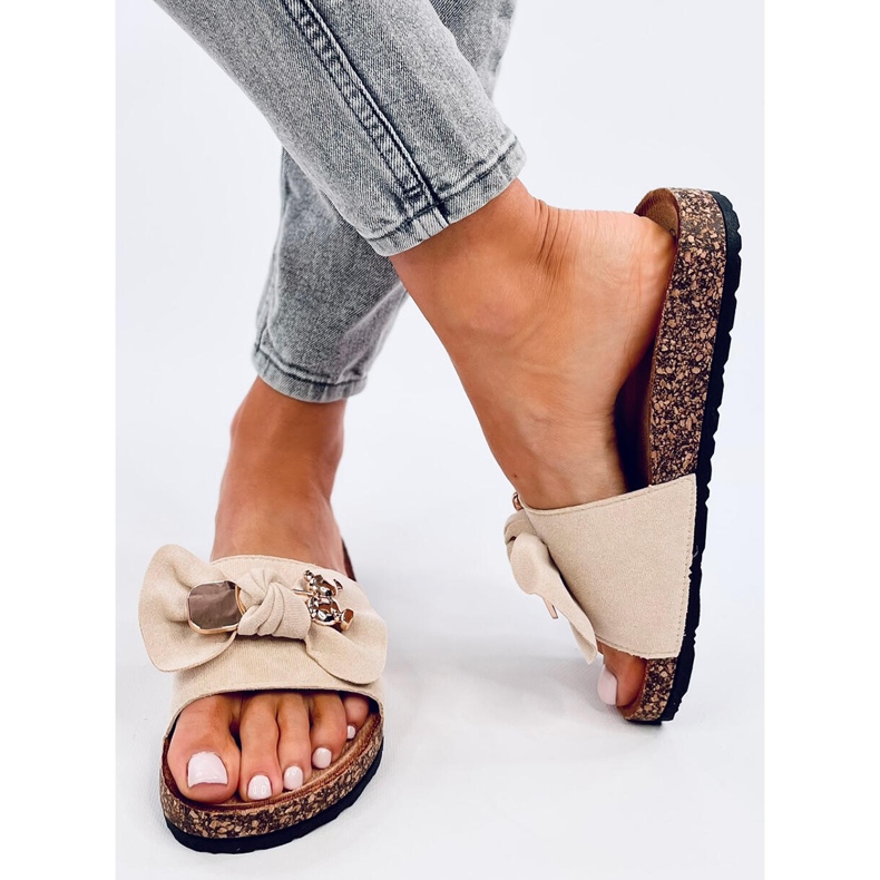 Loups Bézs színű parafa papucs macival 2