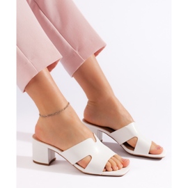 Fehér női magas sarkú papucs 1