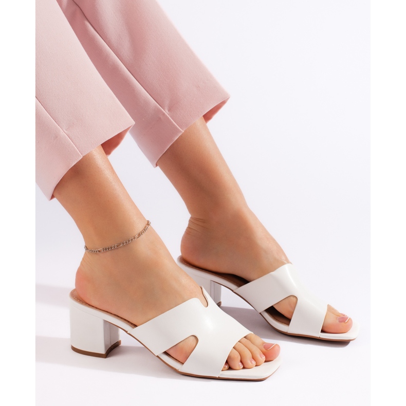 Fehér női magas sarkú papucs 1 Fehér női magas sarkú papucs 1