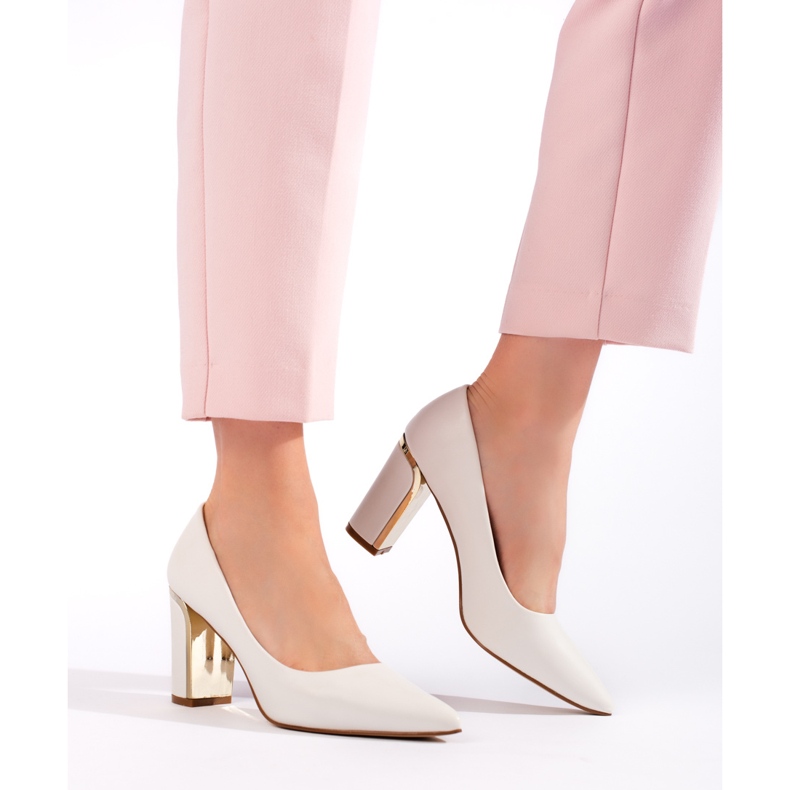 Női fehér magassarkú pumpák 1