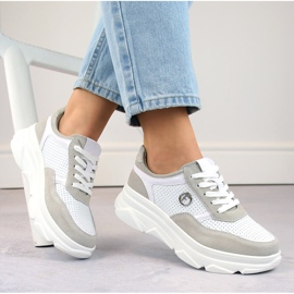 Bézs női bőr sportcipő Filippo DP6108 fehér 1