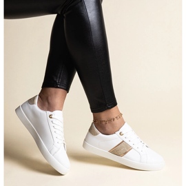 Fehér és arany tornacipő dekoratív Grada csíkkal 1