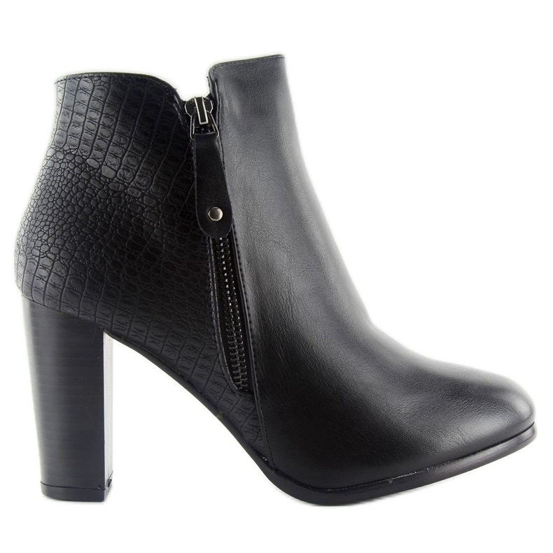 F815 fekete magas sarkú csizma 1