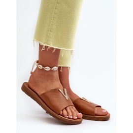 Női papucsok lapos talpon, dekorációval, Eco bőr, barna makia 2