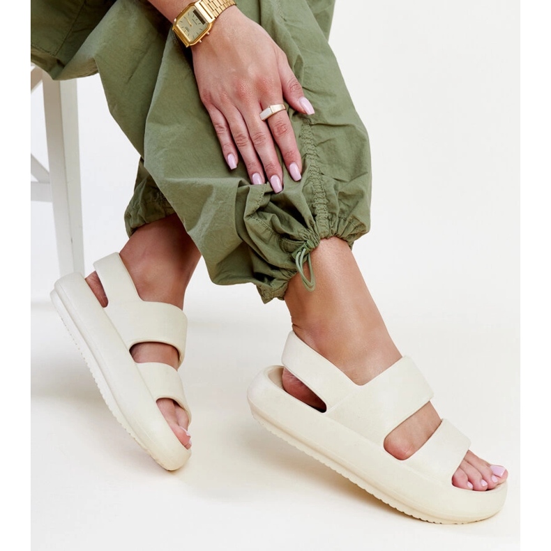 Bézs Attiana szandál 1