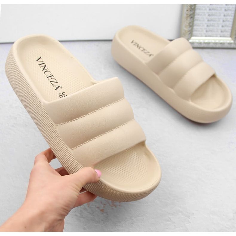 Női steppelt platformpapucs, bézs Vinceza 75204 1