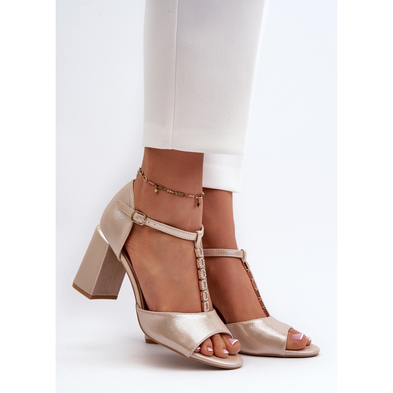 Vinceza Bőr magassarkú szandál strasszokkal, arany Aniya aranysárga 2