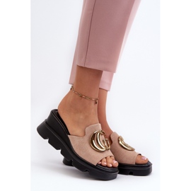 Vinceza Öko velúrból készült női papucsok éken és platformon, arany díszítéssel, bézs Iaria 2