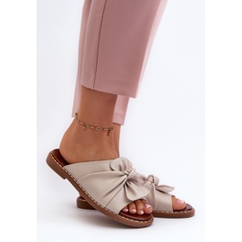 Női lapos sarkú papucs bézs Nelvira 2