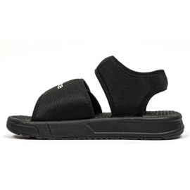 New Balance SYA750A3 szandál fekete 1