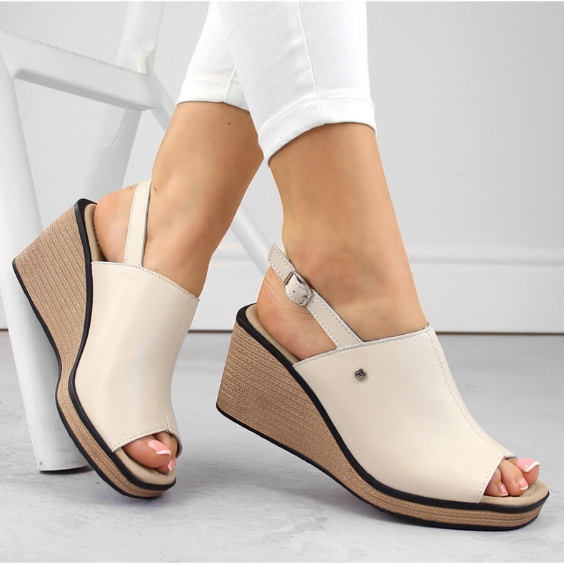 Bézs bőr női ékszandál Filippo DS6027 1 Bézs bőr női ékszandál Filippo DS6027 1