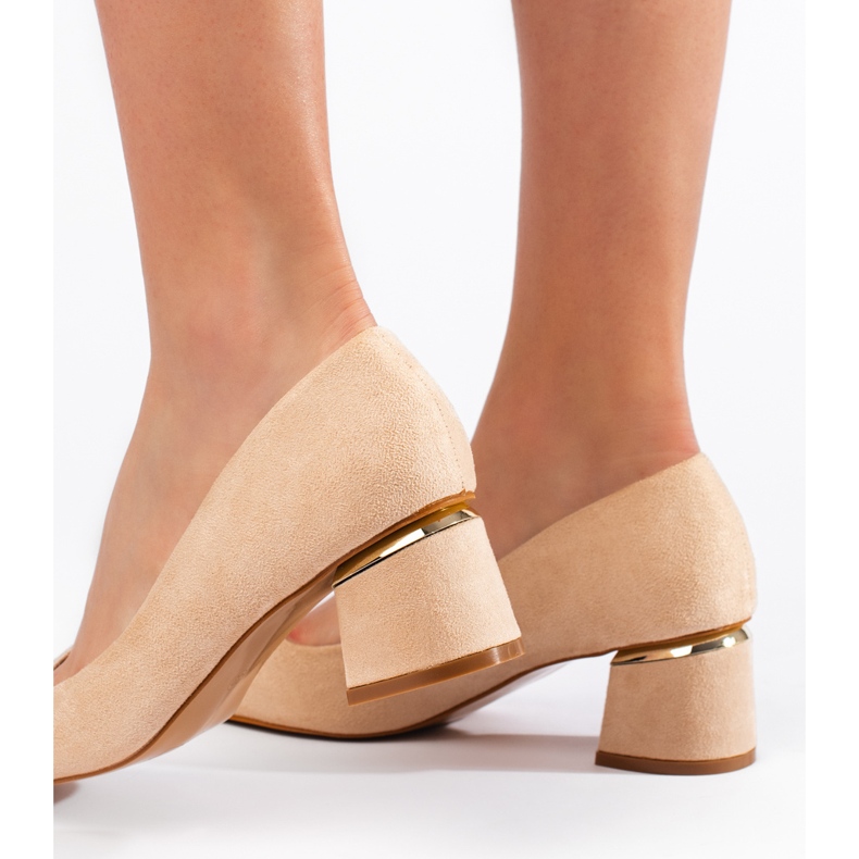 Velúr bézs alacsony sarkú pumpák 2