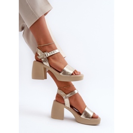 Zazoo 40386 női bőr szandál kockán, arany aranysárga 2