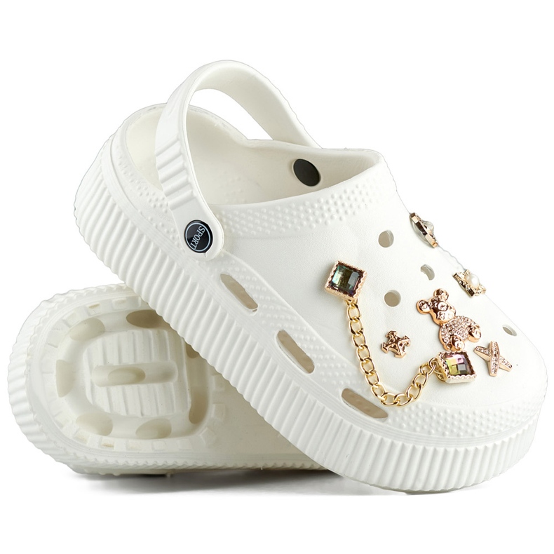 Fehér papucs vastag talppal és díszítéssel 1