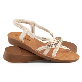 Bézs színű női szandál arany díszítéssel 1