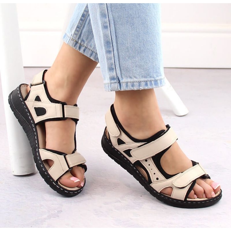 Kényelmes bőr szandál Artiker W HBH77, bézs 1