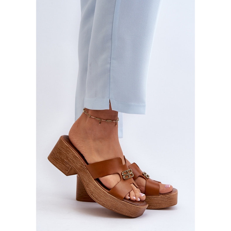 Zazoo 40412 bőr elegáns női papucs arany díszítéssel, barna 2