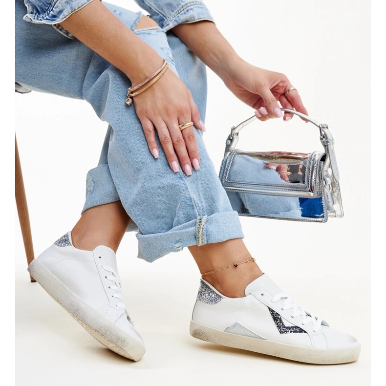 Gombol kopott hatású fehér tornacipő 1