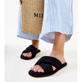 Rand fekete papucsát 1