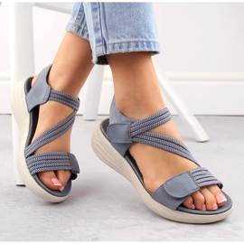 Kényelmes női szandál tépőzárral és gumiszalaggal, kék eVento 7056 1