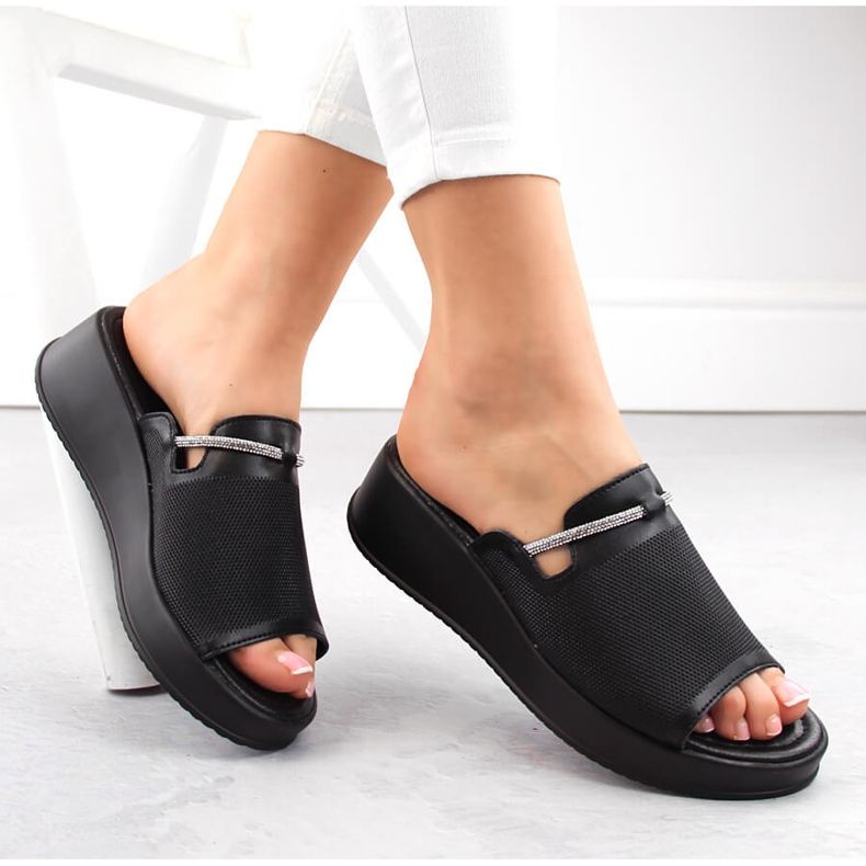 Fekete bőr női ékszandál Filippo DK6067 1 Fekete bőr női ékszandál Filippo DK6067 1