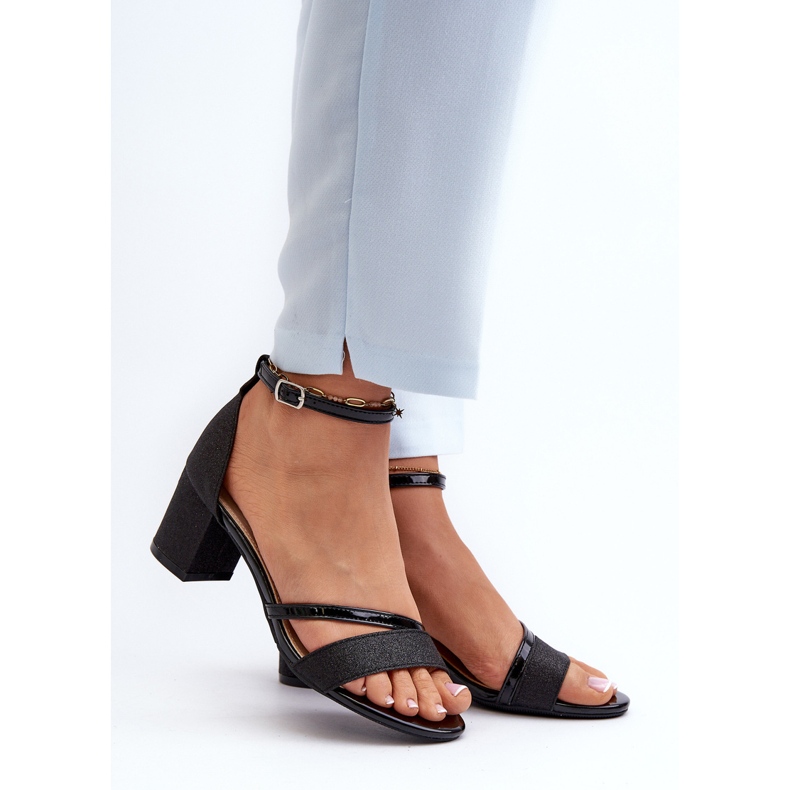 Vinceza Csillogó női alacsony sarkú szandál fekete Ploemis 2