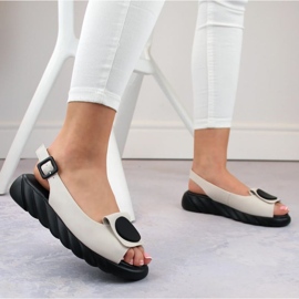 Kényelmes bőr szandál az Artiker W HBH74B platformon, bézs 1