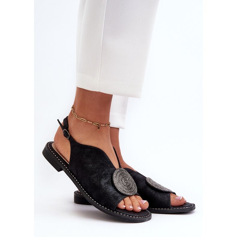 Díszített, lapos sarkú női szandál S.Barski KV24-057 fekete 2