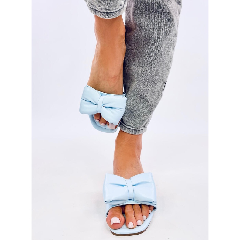 Mili Blue papucs masnival kék 1