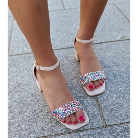 Magas sarkú szandál színes Ghuson kövekkel bézs 1