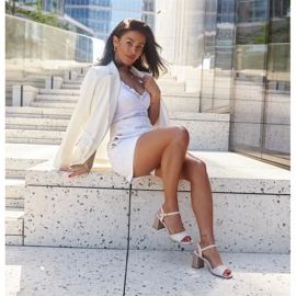 Bőrbetétes szandál magassarkún bézs 2