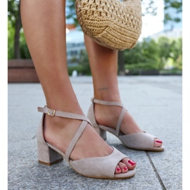 Magas sarkú szandál Raniya bőr talpbetéttel szürke 1