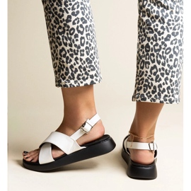 Fehér Burnet platformszandál 1