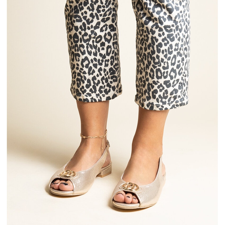 Arany Teyla alacsony sarkú, felbújós szandál aranysárga 1